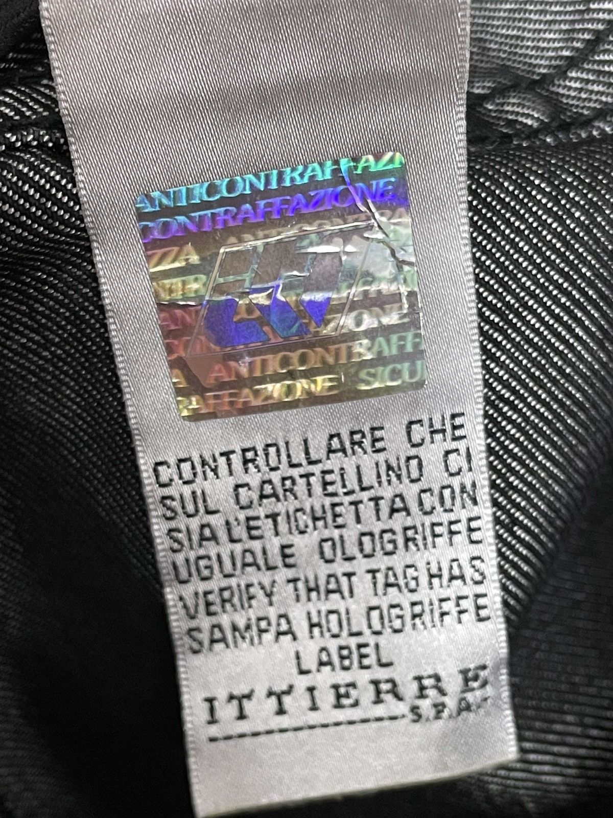 Versace Jeans Couture RARE! VERSACE JEANS COUTURE Shiny Black Perfect Fit Denim Size US 26 / EU 42 - 12 Thumbnail