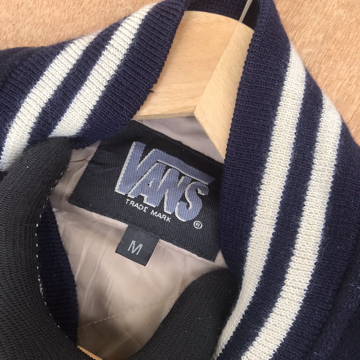Vans RARE Vintage 90s Vans big logo varsity jacket leather Size US M / EU 48-50 / 2 - 13 Thumbnail