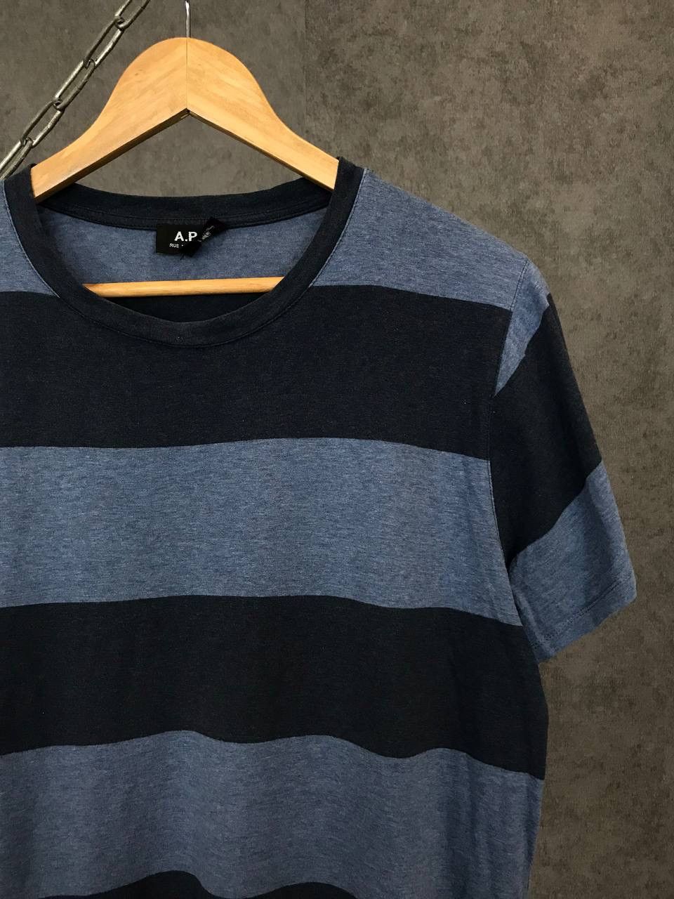 A.P.C. A.P.C designer luxury tee Size US M / EU 48-50 / 2 - 2 Thumbnail