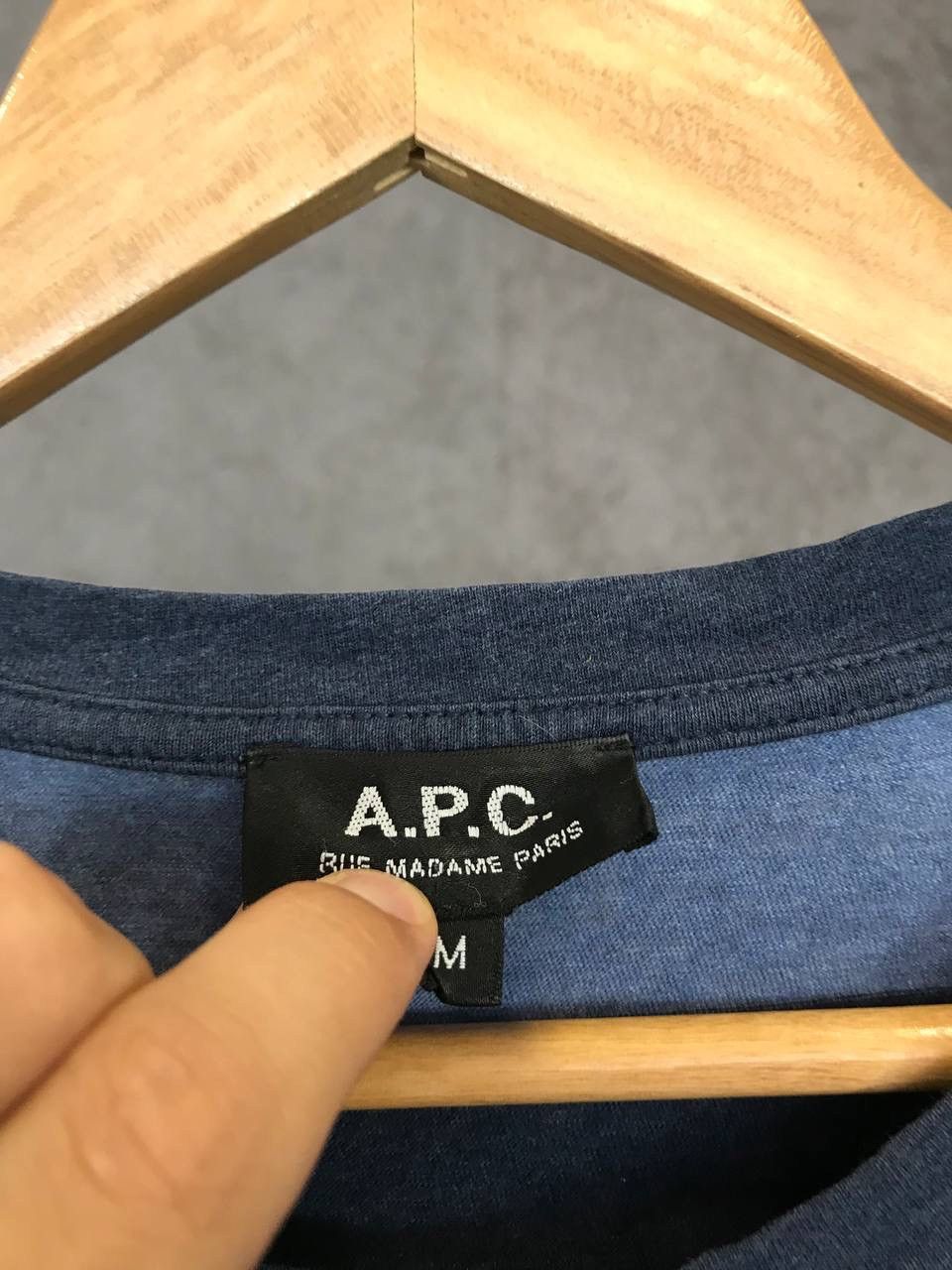 A.P.C. A.P.C designer luxury tee Size US M / EU 48-50 / 2 - 3 Thumbnail