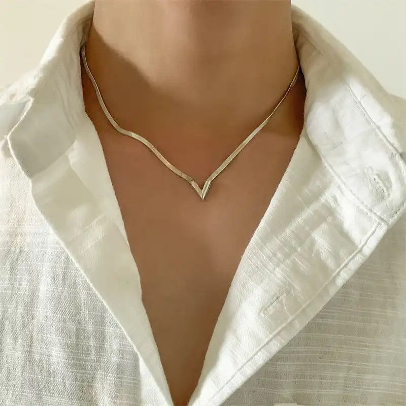 Jewelry V-shaped Flat Snake Chain Necklace Size ONE SIZE - 1 Thumbnail