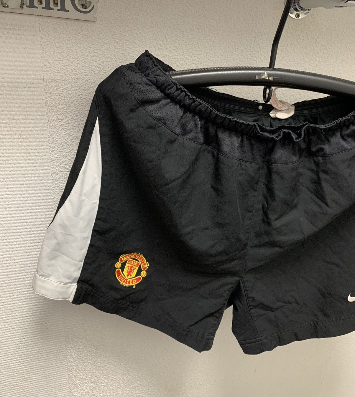 Vintage Nike Manchester United vintage black shorts 36 sz Xl Size US 36 / EU 52 - 3 Thumbnail
