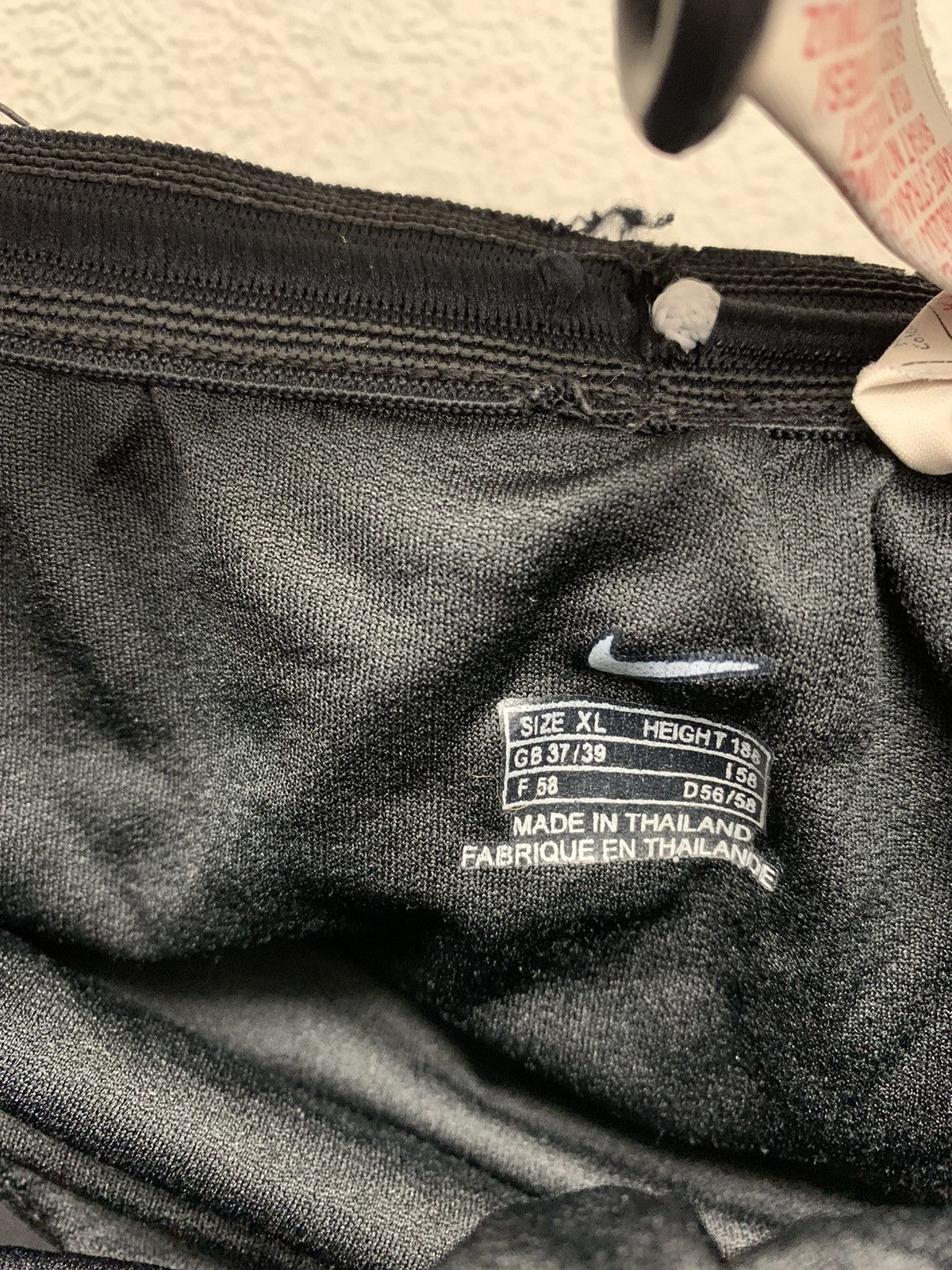 Vintage Nike Manchester United vintage black shorts 36 sz Xl Size US 36 / EU 52 - 4 Thumbnail