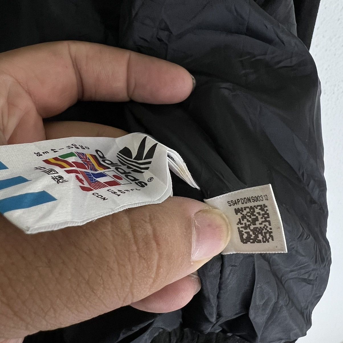 Adidas VINTAGE ADIDAS ZIPPER JACKET VELVET RARE DESIGN Size US L / EU 52-54 / 3 - 11 Thumbnail