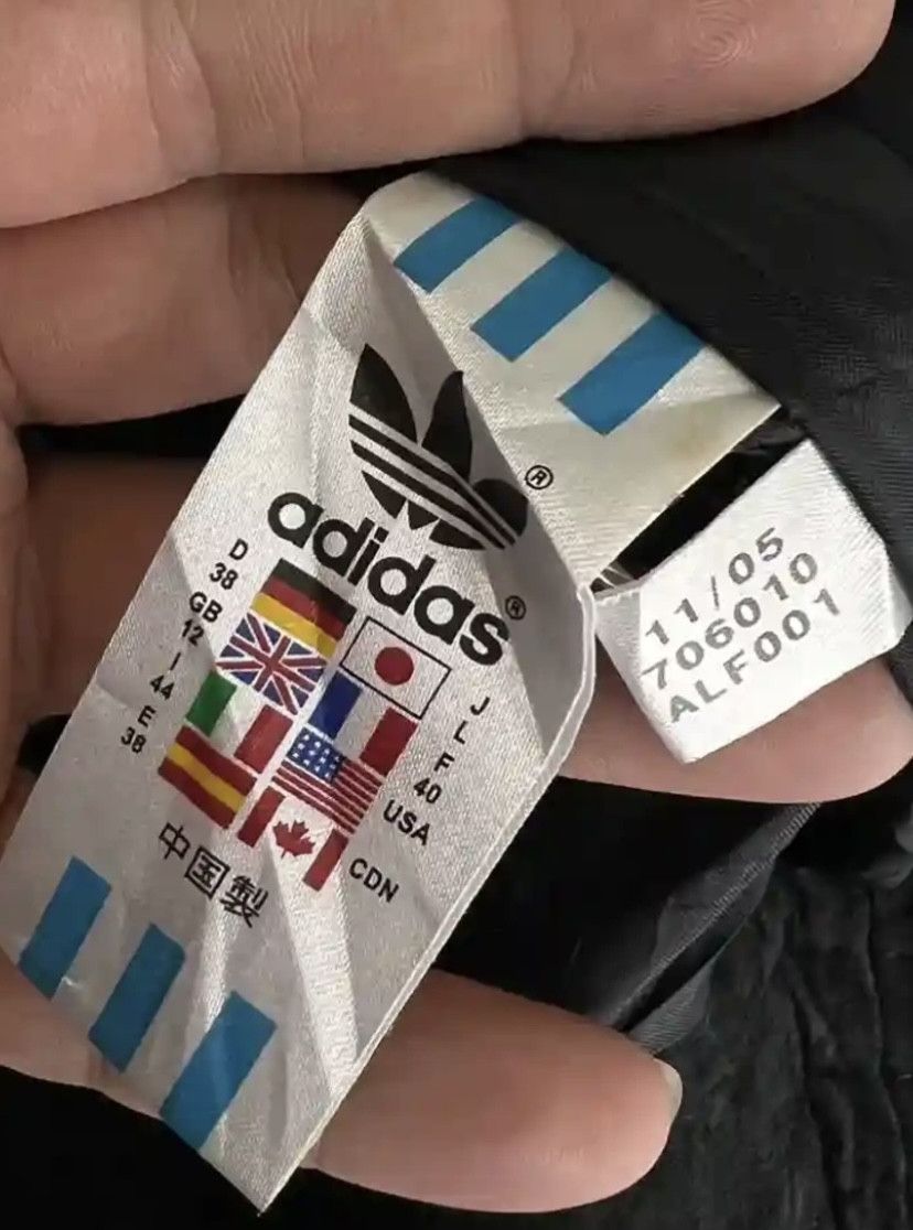 Adidas VINTAGE ADIDAS ZIPPER JACKET VELVET RARE DESIGN Size US L / EU 52-54 / 3 - 12 Thumbnail
