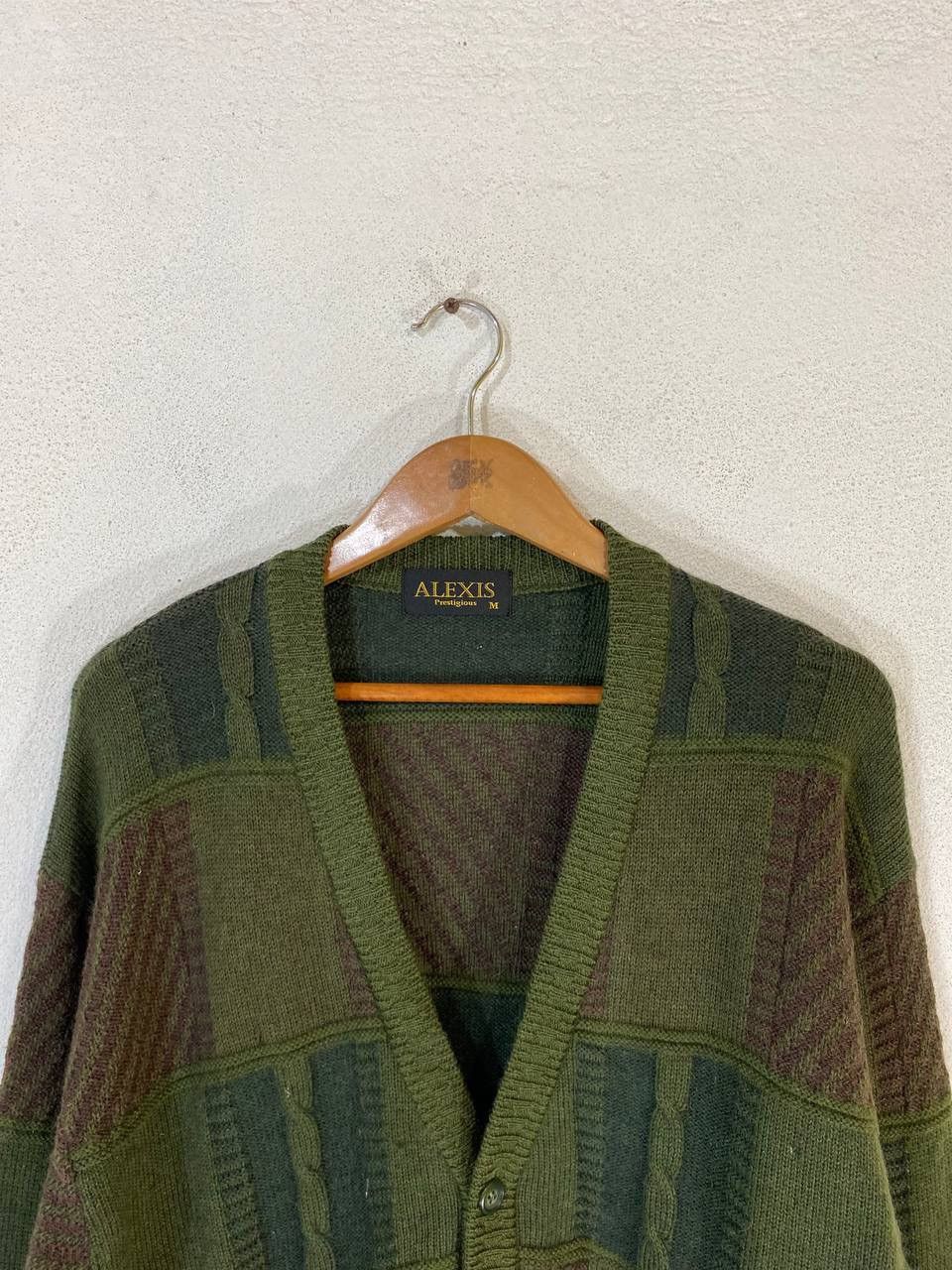 Aran Isles Knitwear Vintage Alexis Japanese Brands Knitted Cardigan Size US M / EU 48-50 / 2 - 3 Thumbnail