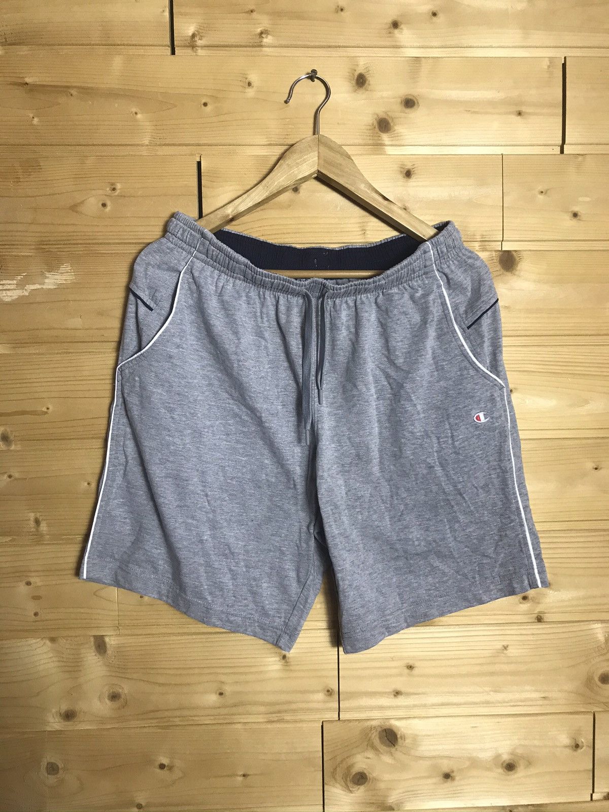 Champion Vintage Champion shorts Size US 32 / EU 48 - 1 Thumbnail