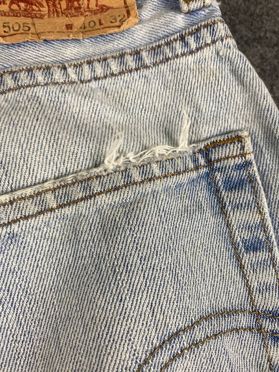 vintage levis 505 regular fit distressed denim