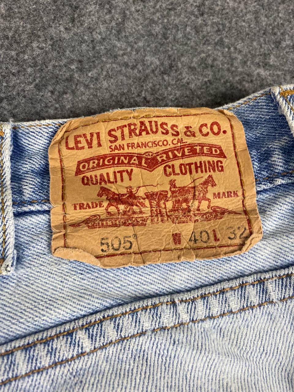 vintage levis 505 regular fit distressed denim