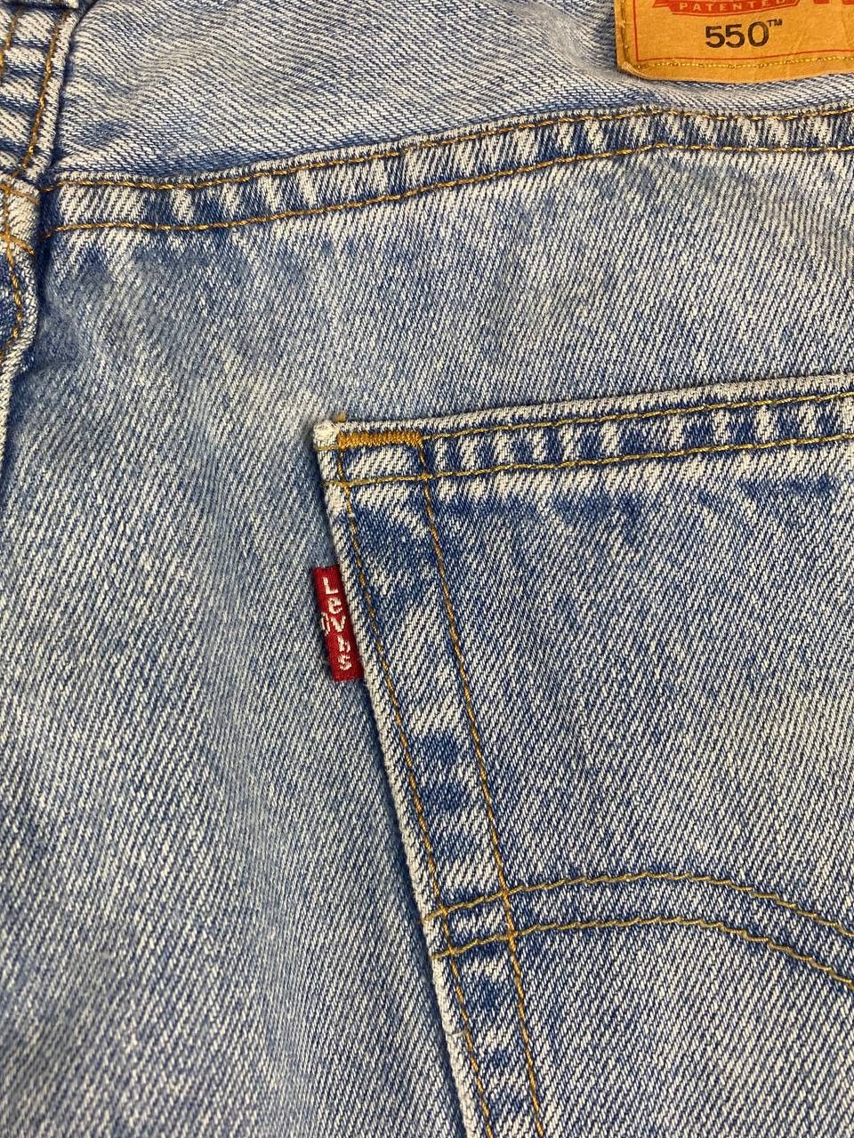 Levi's levis 550 relaxed fit lightwash denim Size US 35 - 4 Thumbnail