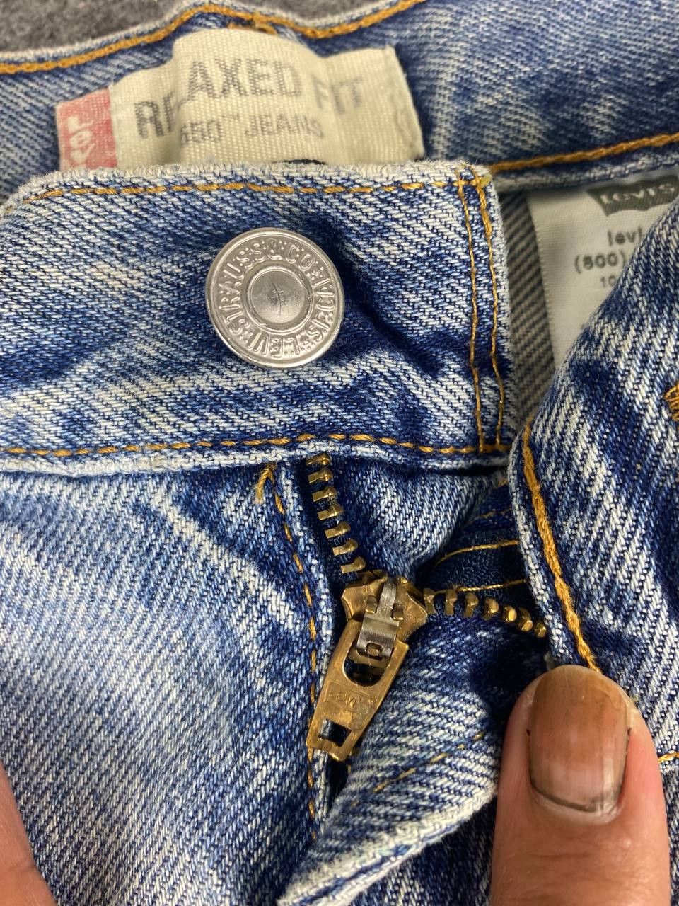 Levi's levis 550 relaxed fit lightwash distressed denim Size US 30 / EU 46 - 12 Thumbnail