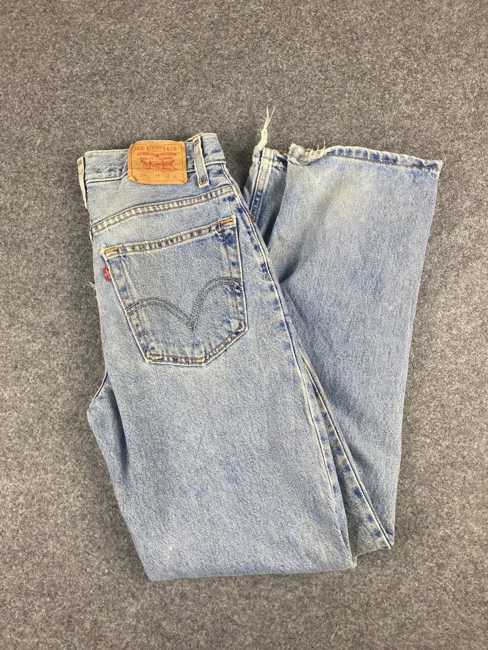 Levi's levis 550 relaxed fit lightwash distressed denim Size US 30 / EU 46 - 2 Thumbnail