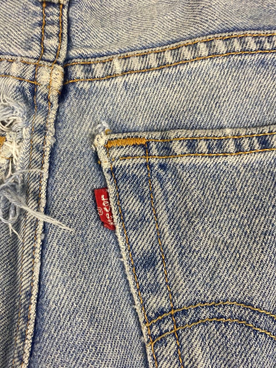 Levi's levis 550 relaxed fit lightwash distressed denim Size US 30 / EU 46 - 5 Thumbnail