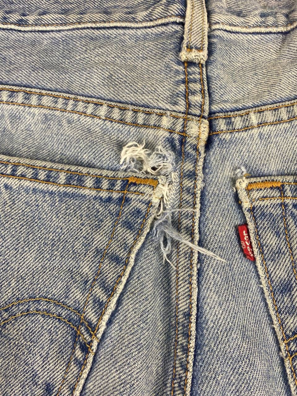 Levi's levis 550 relaxed fit lightwash distressed denim Size US 30 / EU 46 - 4 Thumbnail