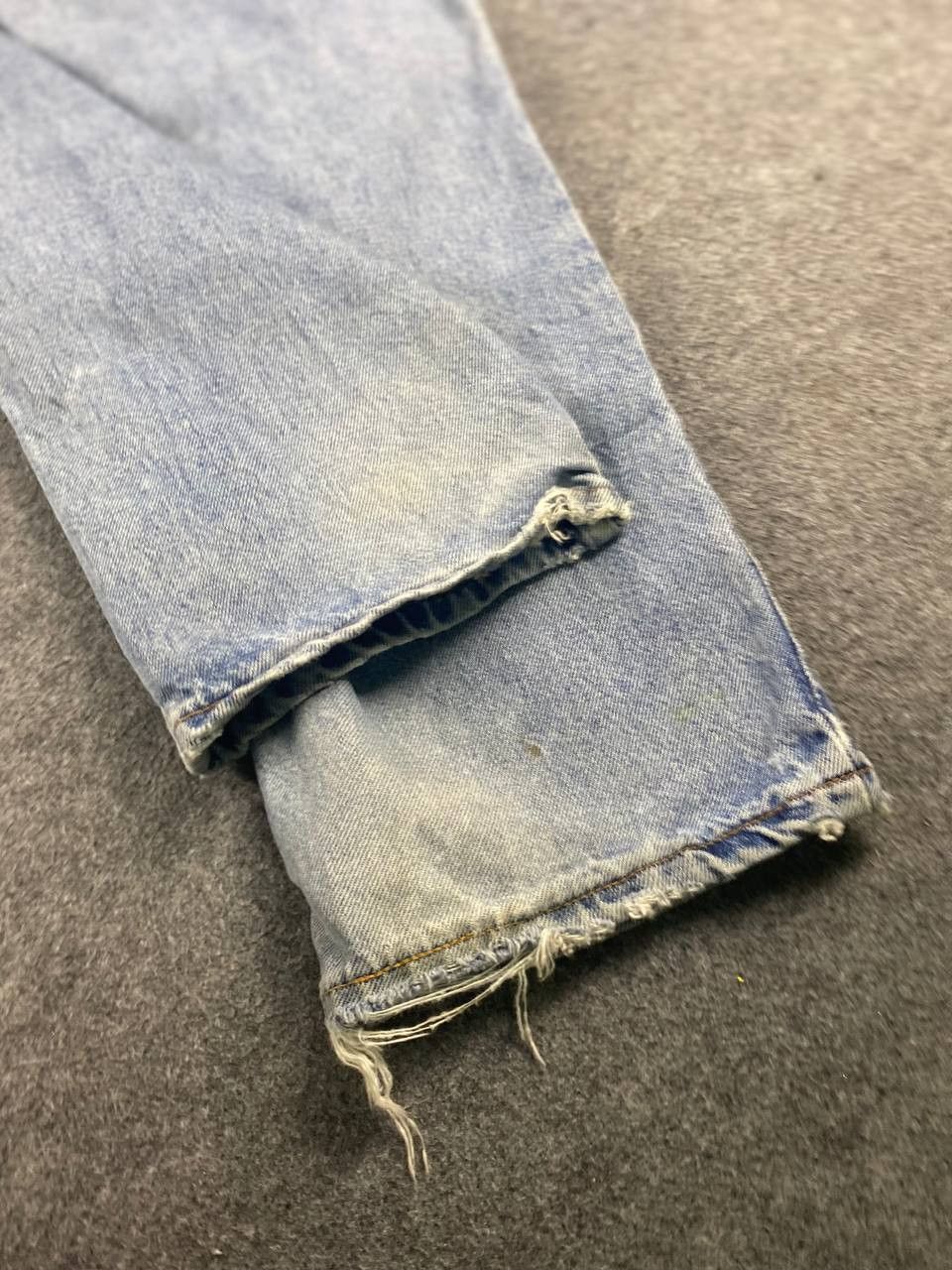 Levi's levis 550 relaxed fit lightwash distressed denim Size US 30 / EU 46 - 7 Thumbnail