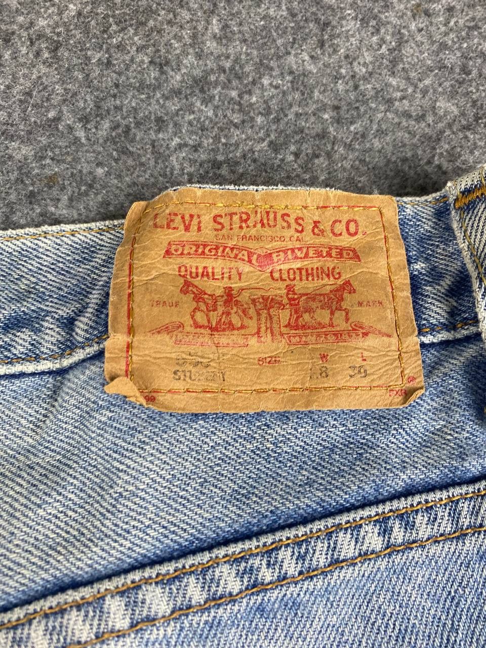 Levi's levis 550 relaxed fit lightwash distressed denim Size US 30 / EU 46 - 6 Thumbnail