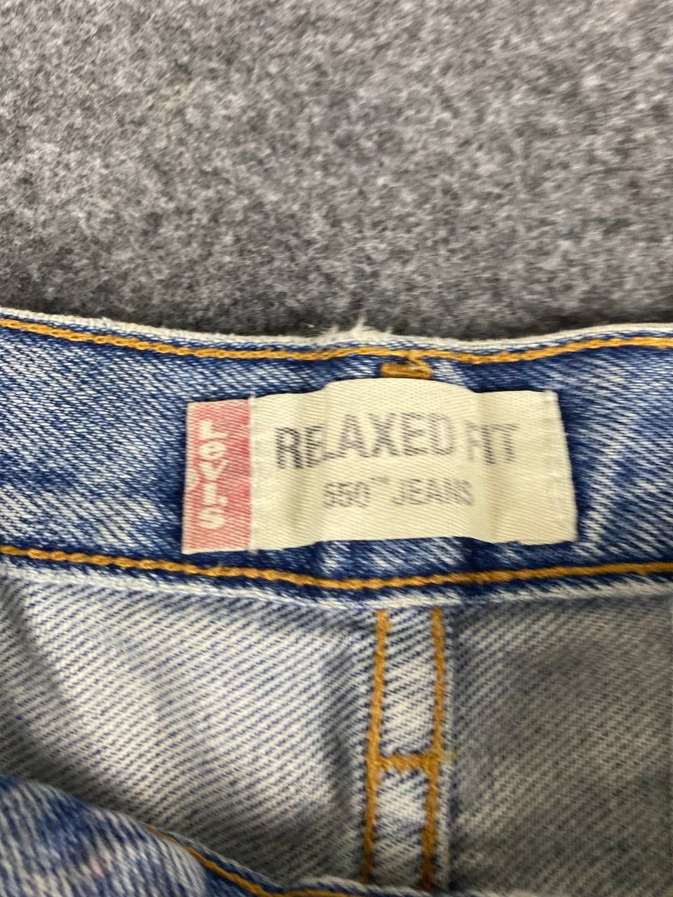 Levi's levis 550 relaxed fit lightwash distressed denim Size US 30 / EU 46 - 13 Thumbnail