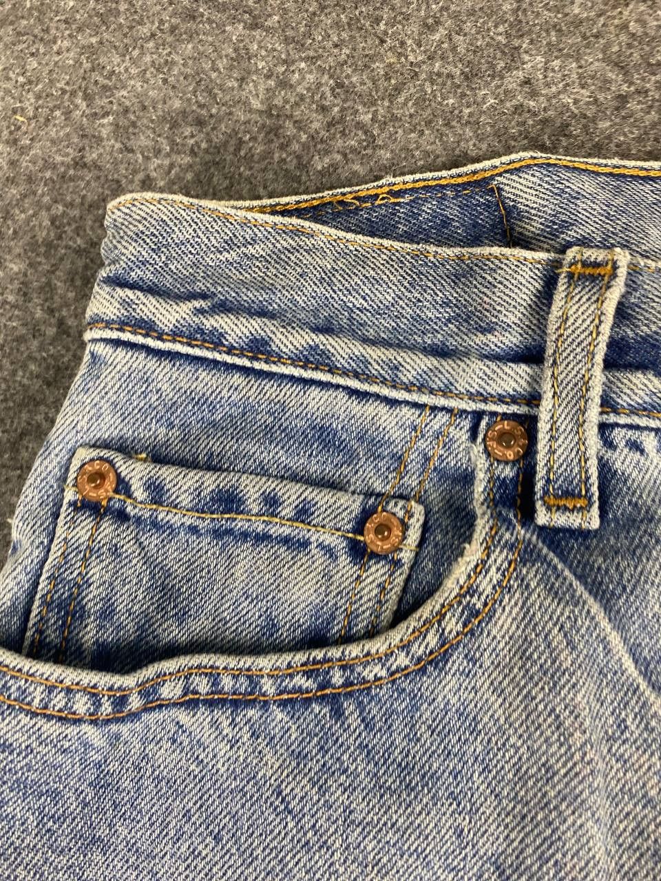 Levi's levis 550 relaxed fit lightwash distressed denim Size US 30 / EU 46 - 11 Thumbnail