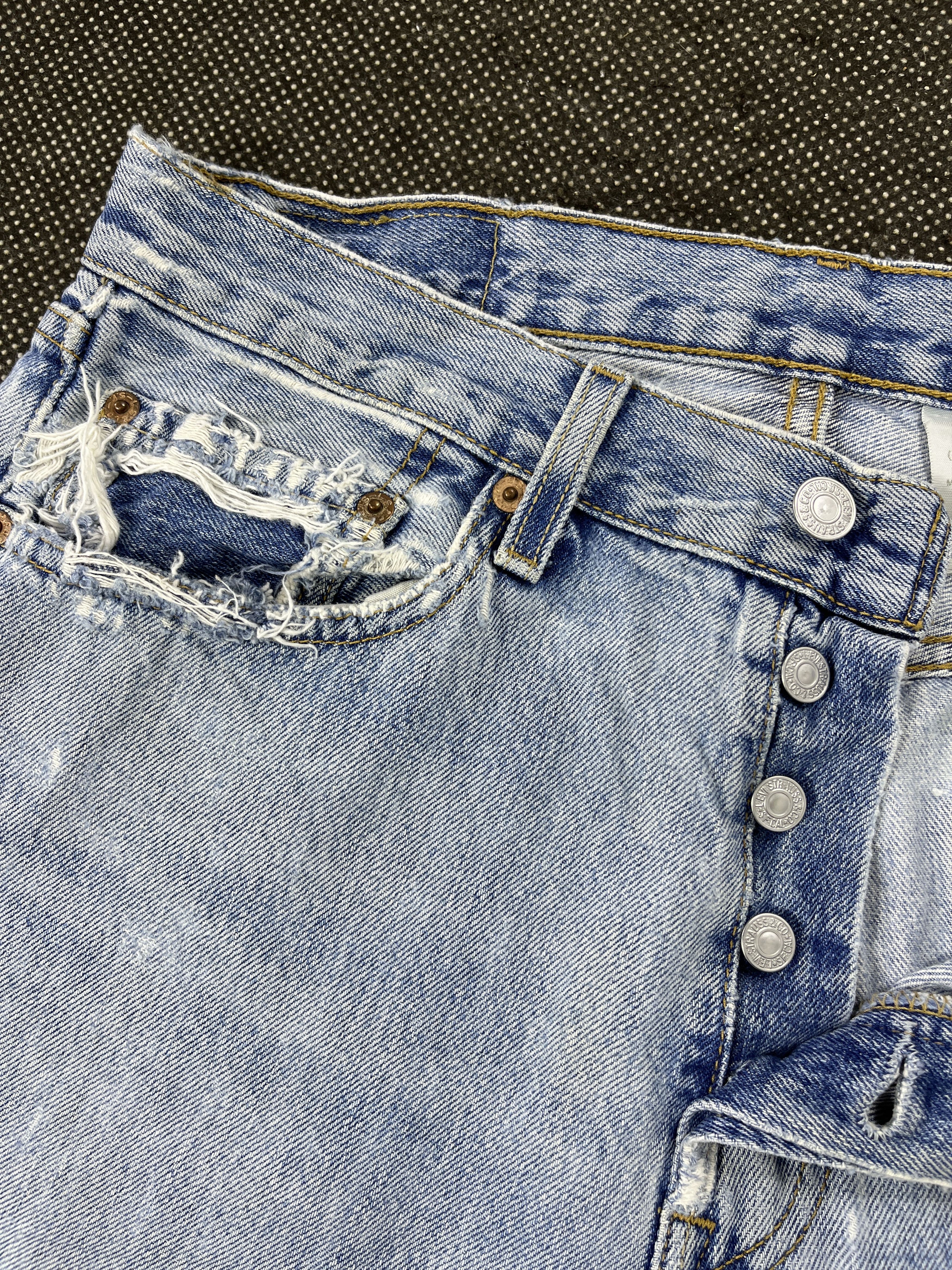 Levi's Vintage Levis 501 Distressed Jeans - J690 Size US 32 / EU 48 - 7 Thumbnail