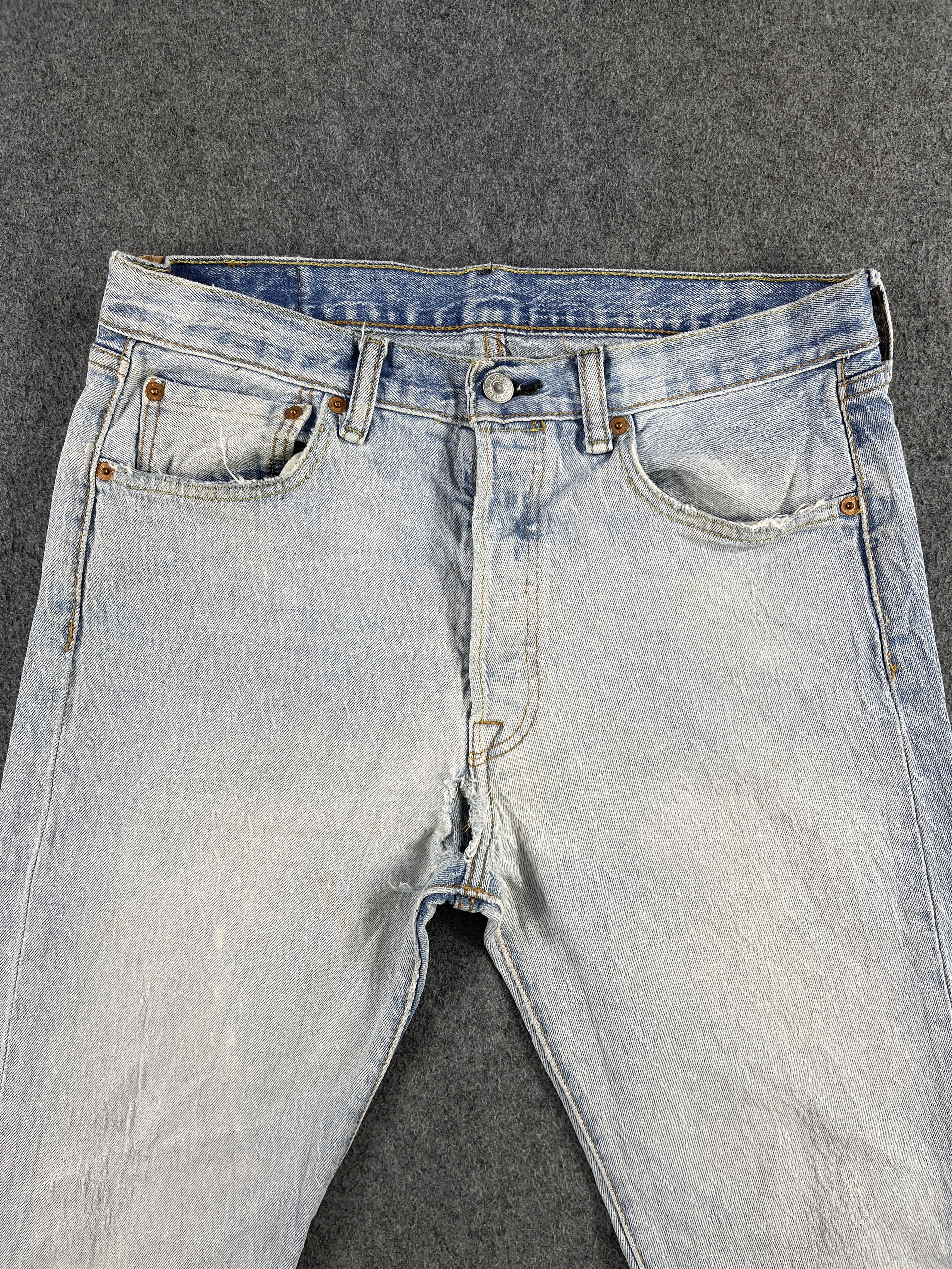 Levi's Vintage Levis 501 Distressed Light Wash Jeans - J201 Size US 33 - 3 Thumbnail