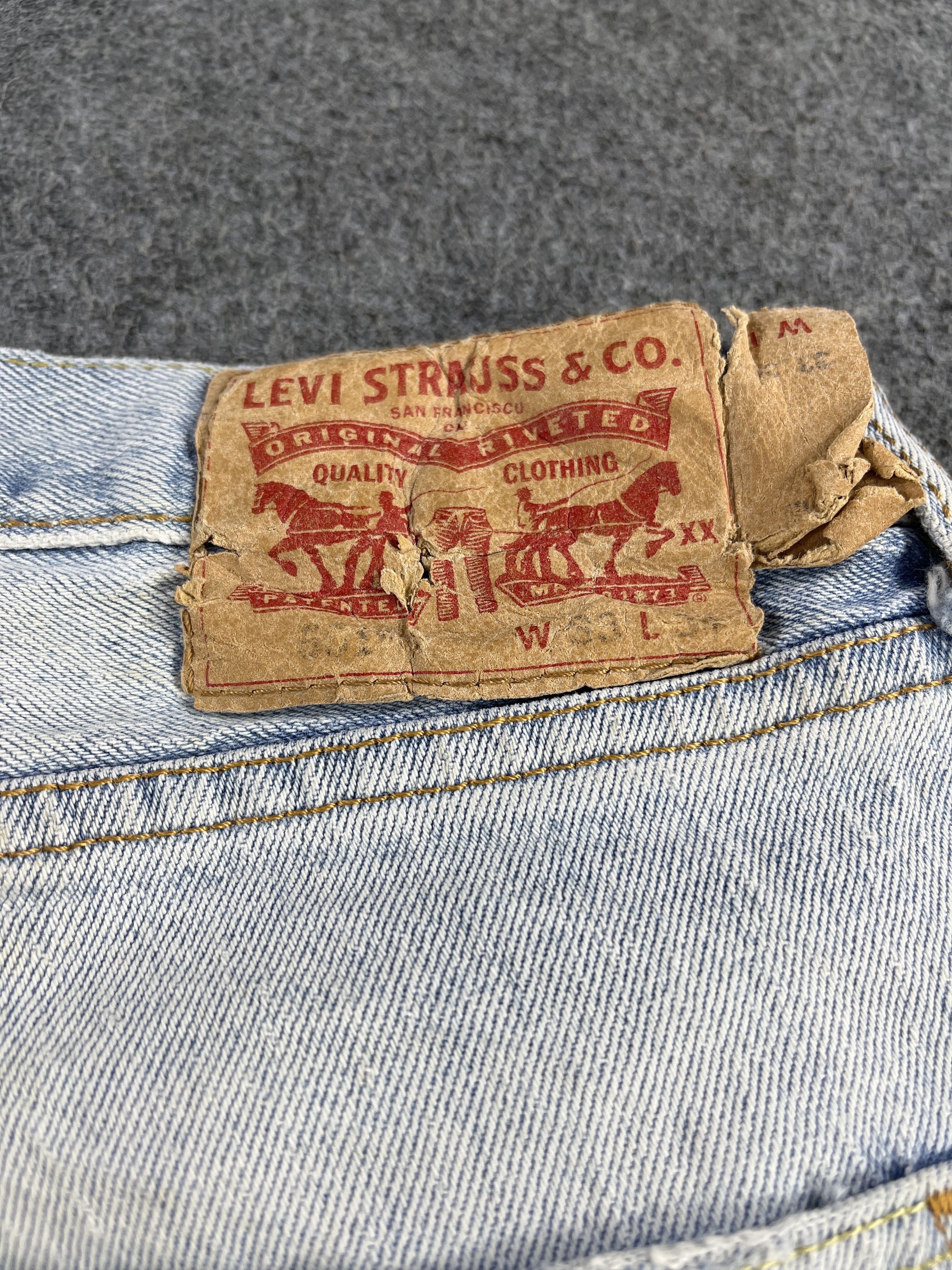Levi's Vintage Levis 501 Distressed Light Wash Jeans - J201 Size US 33 - 12 Thumbnail