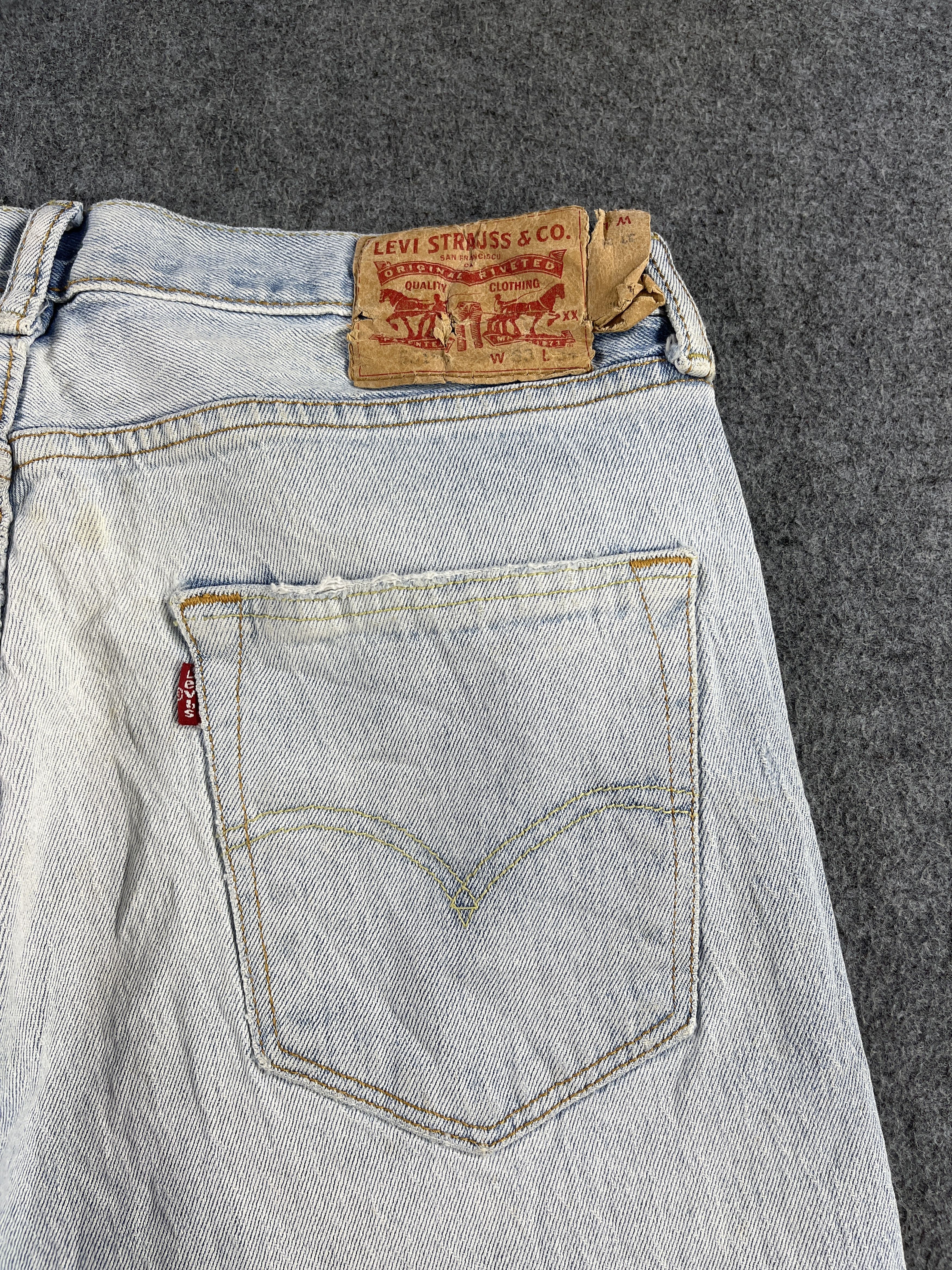 Levi's Vintage Levis 501 Distressed Light Wash Jeans - J201 Size US 33 - 11 Thumbnail