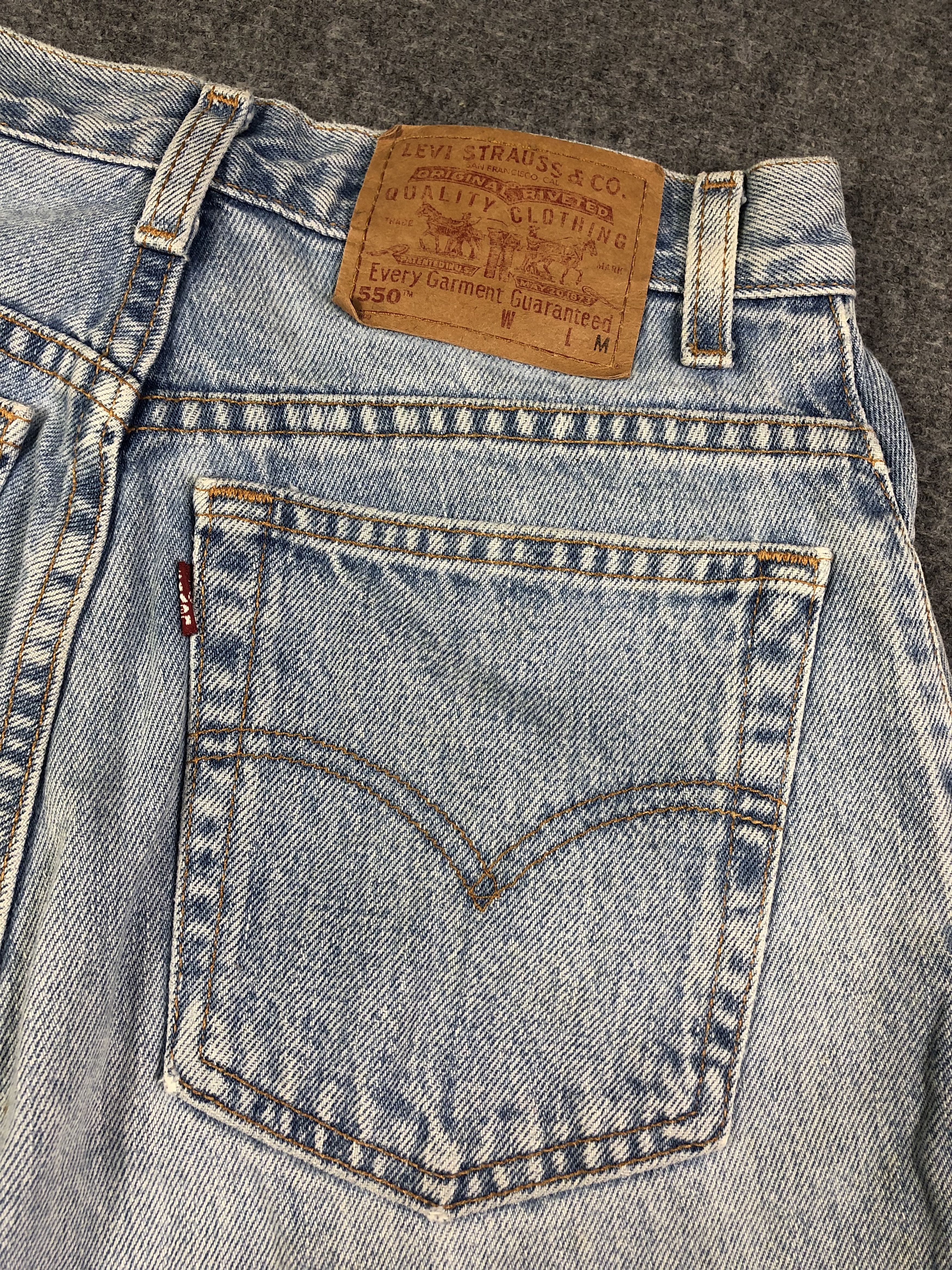 Levi's Light Blue Vintage Levis 550 Relaxed Fit Tapered Leg 28x30.5 Size 28" / US 6 / IT 42 - 8 Thumbnail