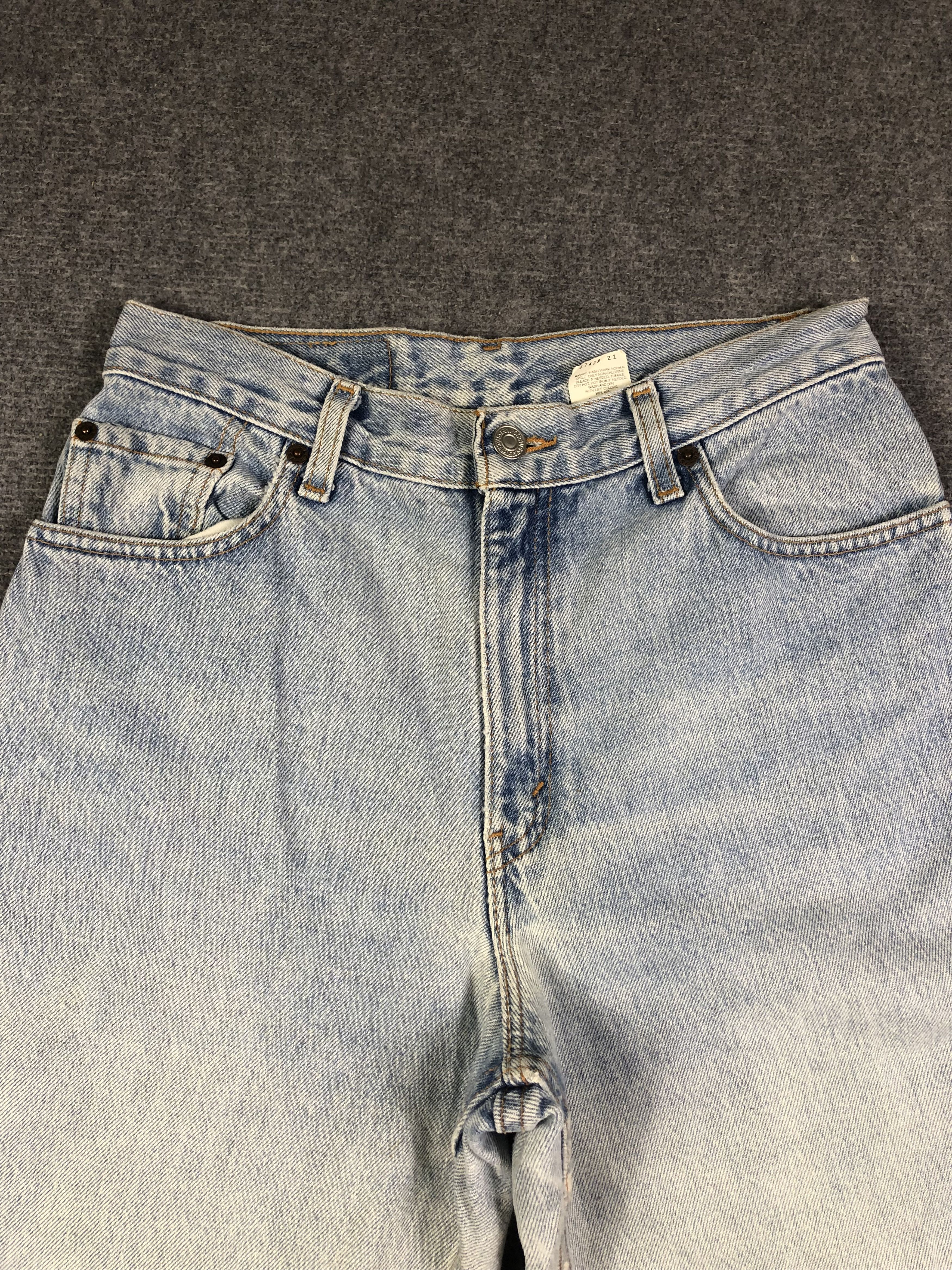 Levi's Light Blue Vintage Levis 550 Relaxed Fit Tapered Leg 28x30.5 Size 28" / US 6 / IT 42 - 2 Thumbnail