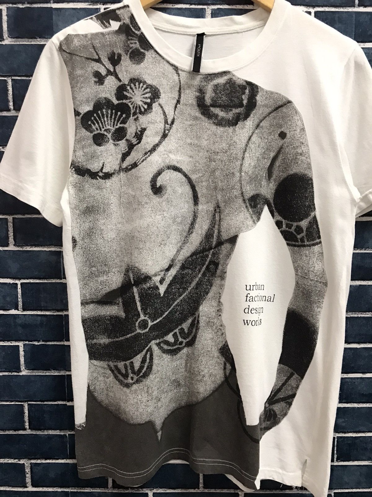 Japanese Brand Politix Japan Urban Factional Design Works Art tee Size US M / EU 48-50 / 2 - 3 Thumbnail