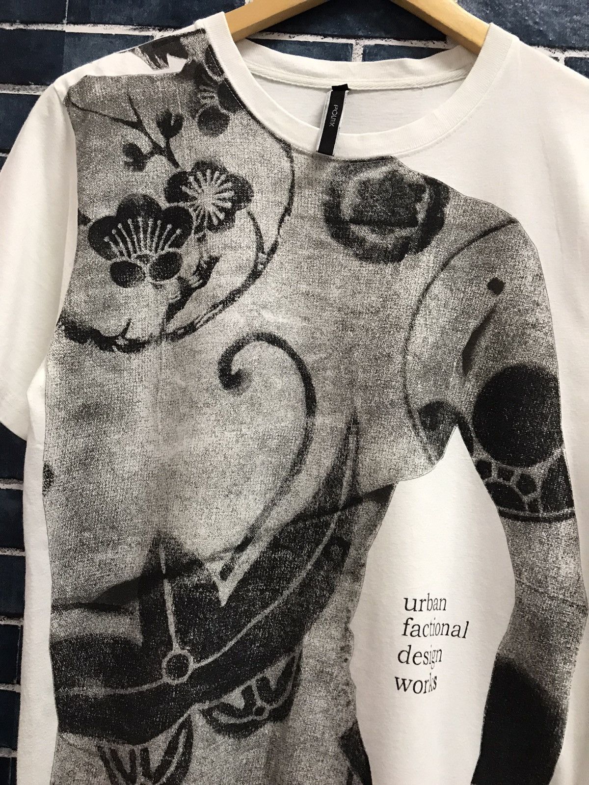 Japanese Brand Politix Japan Urban Factional Design Works Art tee Size US M / EU 48-50 / 2 - 5 Thumbnail