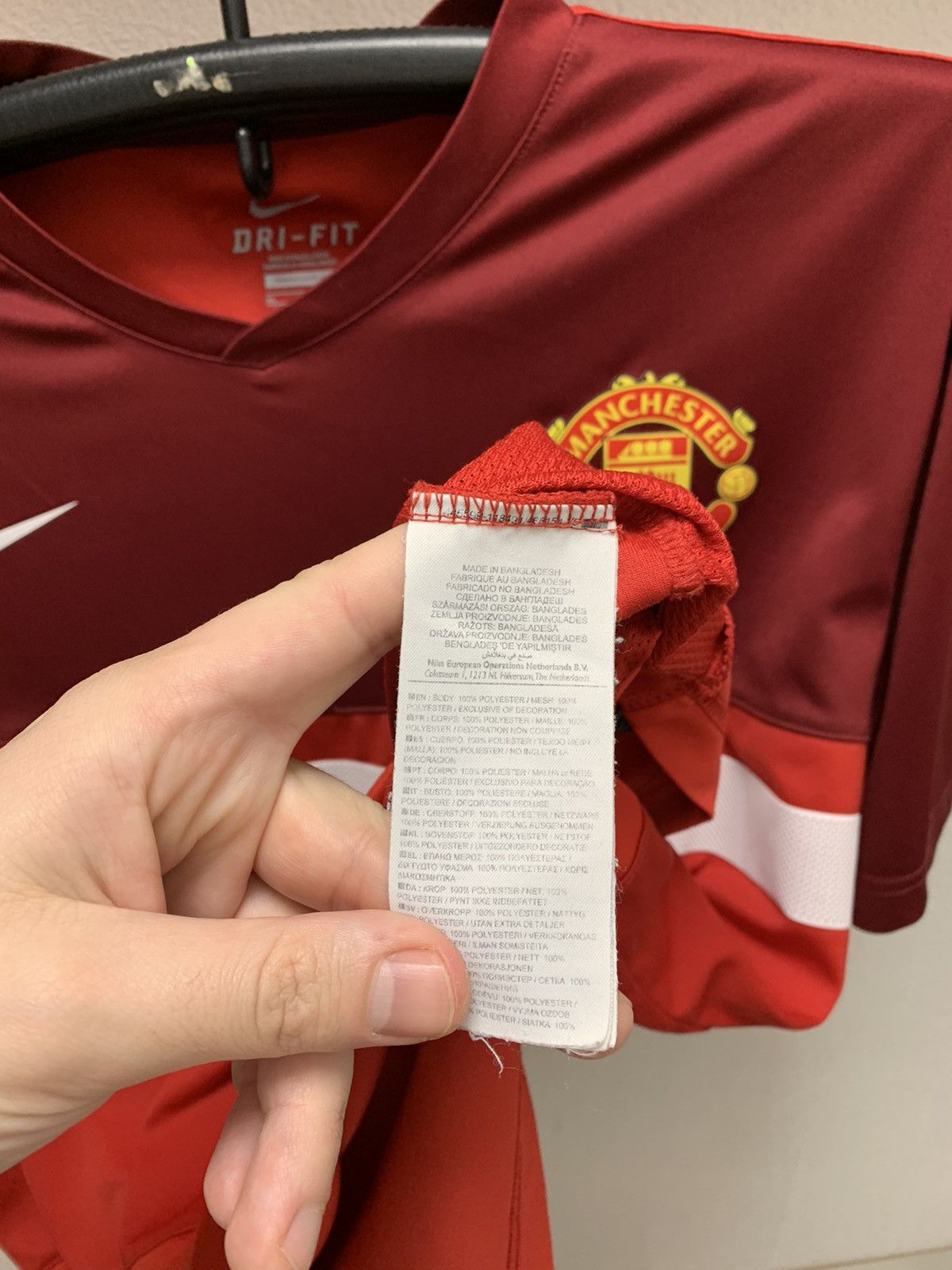 Nike Manchester United Nike soccer jersey red Xl sz Size US XL / EU 56 / 4 - 6 Thumbnail