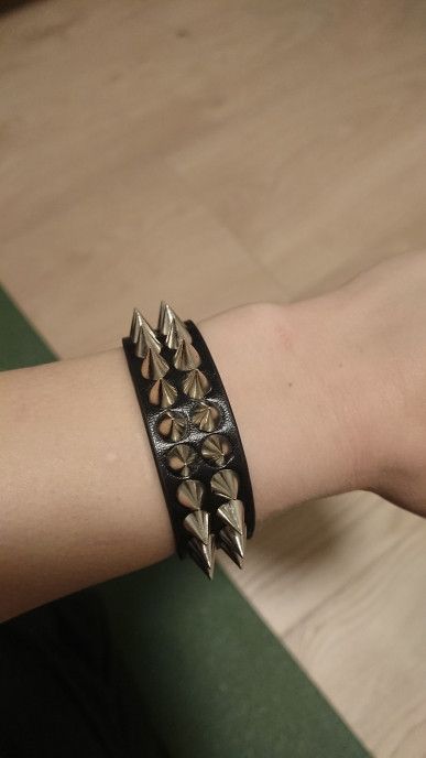 Jewelry Rivet Cone Stud Cuff Bracelet Size ONE SIZE - 3 Thumbnail
