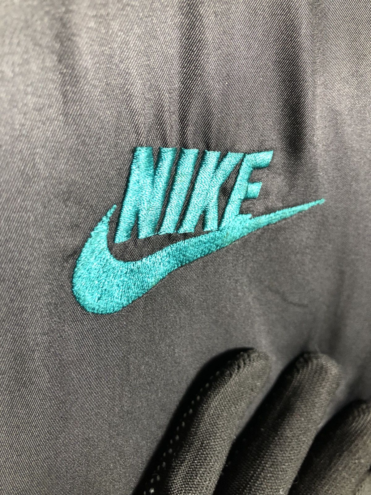 Nike × Vintage Vintage 90s Nike Big logo windbreaker jacket Size US L / EU 52-54 / 3 - 7 Thumbnail