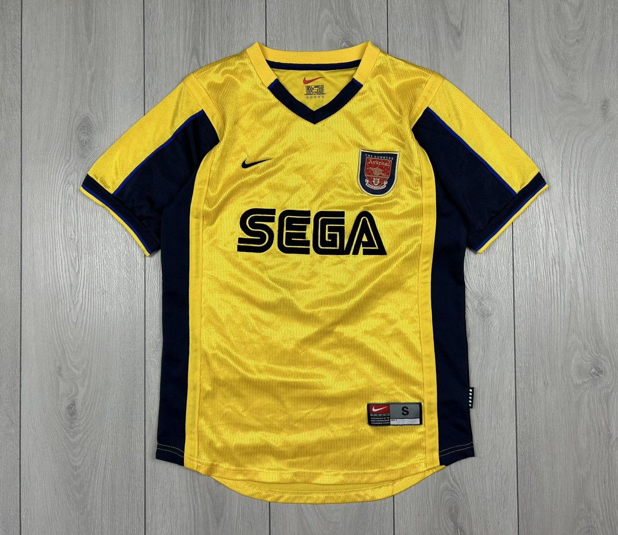 Arsenal sega deals away kit