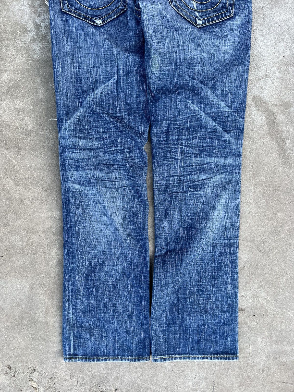 True Religion Vintage True Religion Distressed Denim Jeans Size US 32 / EU 48 - 17 Thumbnail