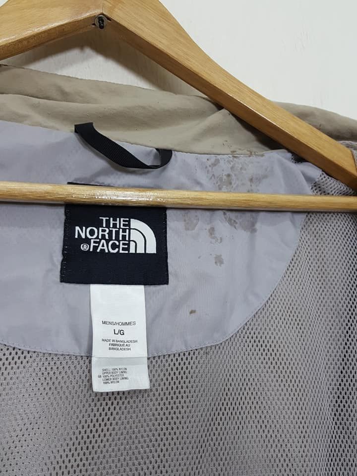 The North Face TNF Nylon Beige Hooded Jacket Size US L / EU 52-54 / 3 - 17 Thumbnail