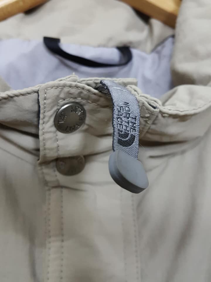 The North Face TNF Nylon Beige Hooded Jacket Size US L / EU 52-54 / 3 - 10 Thumbnail