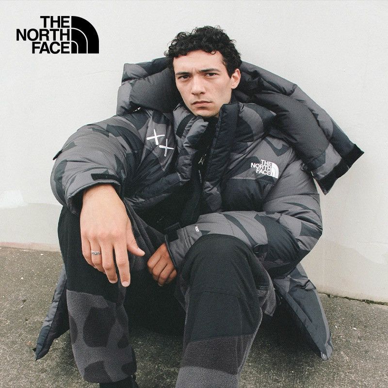 Kaws × The North Face XX KAWS retro 1994 himalayan parka BLACK Size US L / EU 52-54 / 3 - 10 Thumbnail