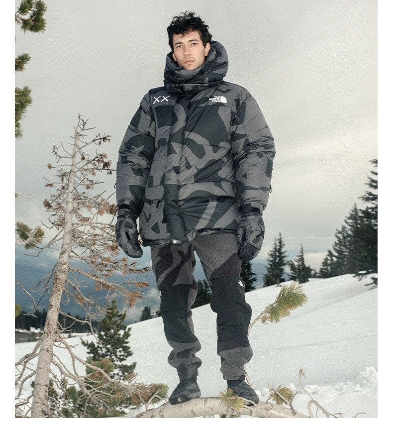 Kaws × The North Face XX KAWS retro 1994 himalayan parka BLACK Size US L / EU 52-54 / 3 - 15 Thumbnail