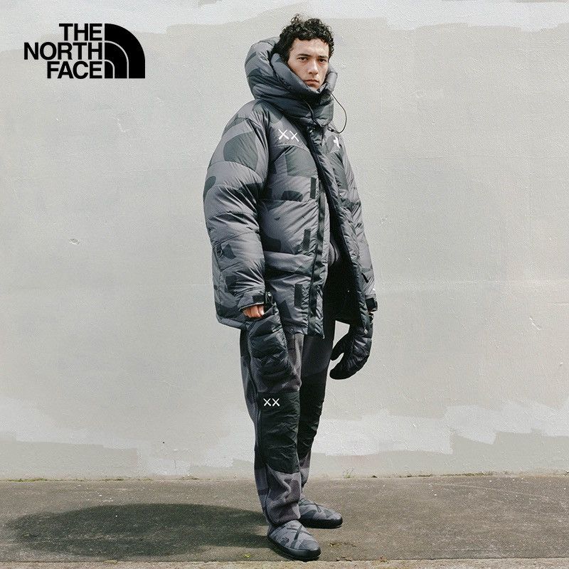 Kaws × The North Face XX KAWS retro 1994 himalayan parka BLACK Size US L / EU 52-54 / 3 - 8 Thumbnail