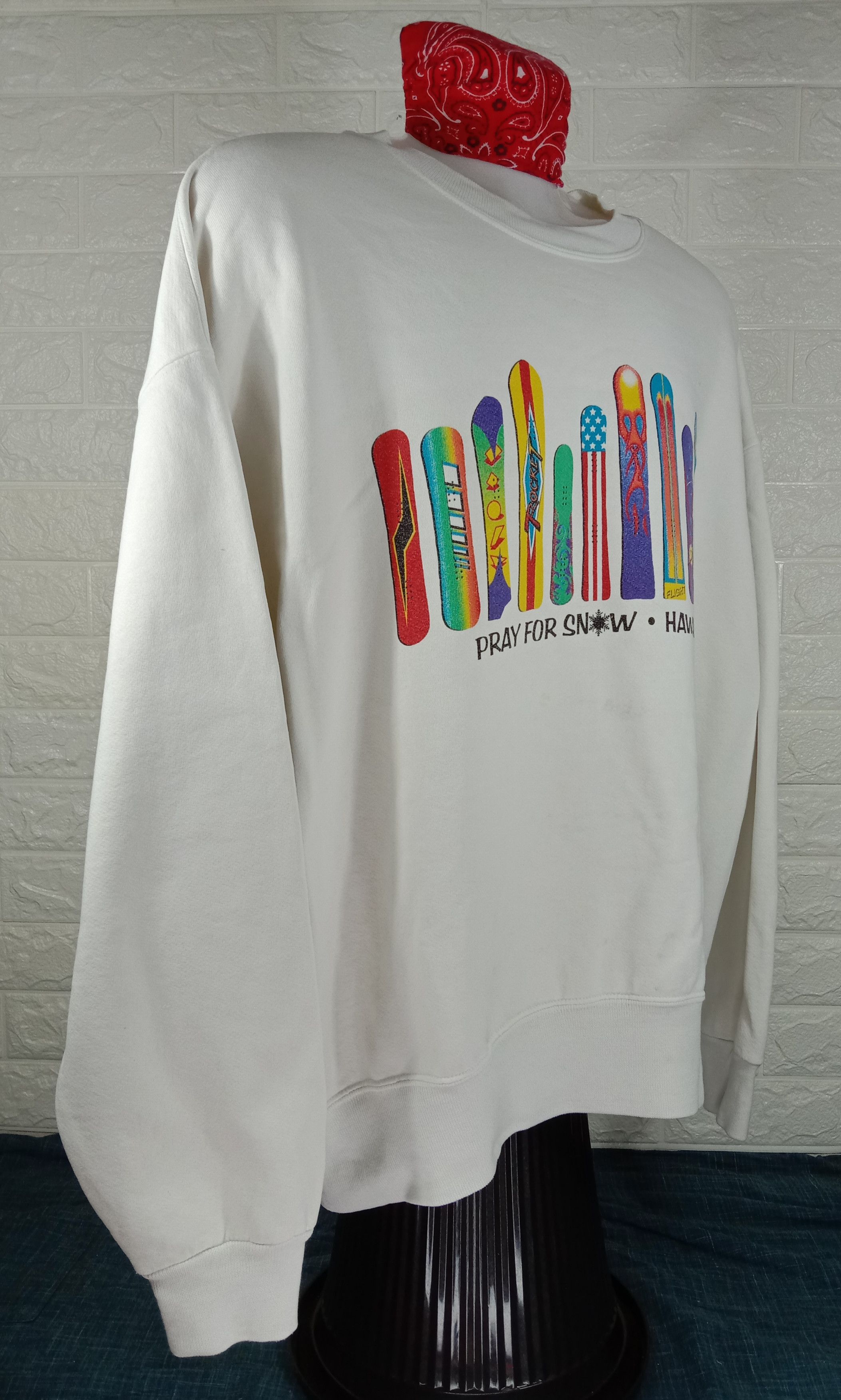 Vintage Vintage 90's Crazy Shirt Pray For Snow Hawaii Sweatshirt Size US XL / EU 56 / 4 - 3 Thumbnail