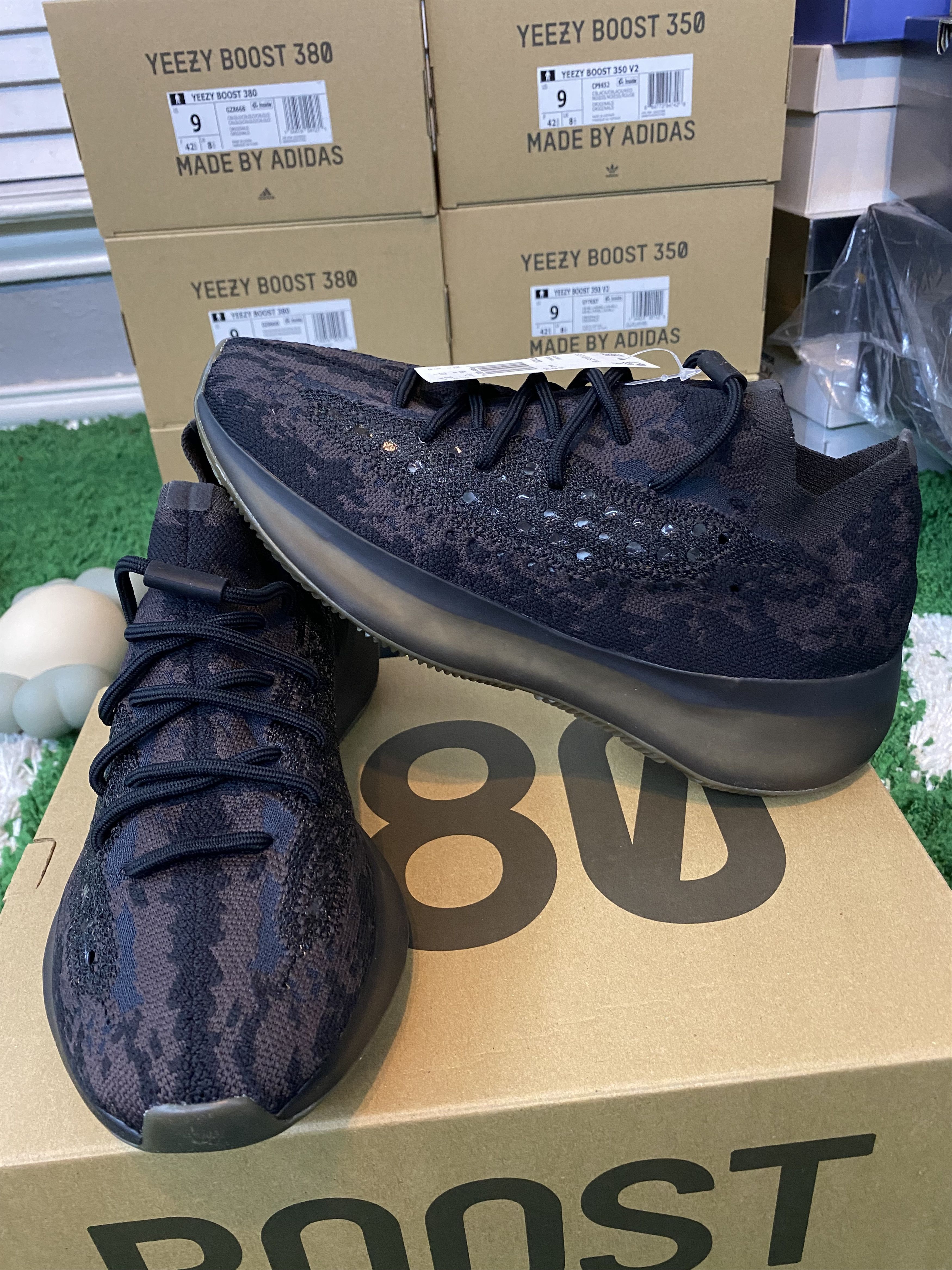 Adidas × Kanye West Yeezy Boost 380 - Onyx - FZ1270 Size US 9 / EU 42 - 1 Thumbnail