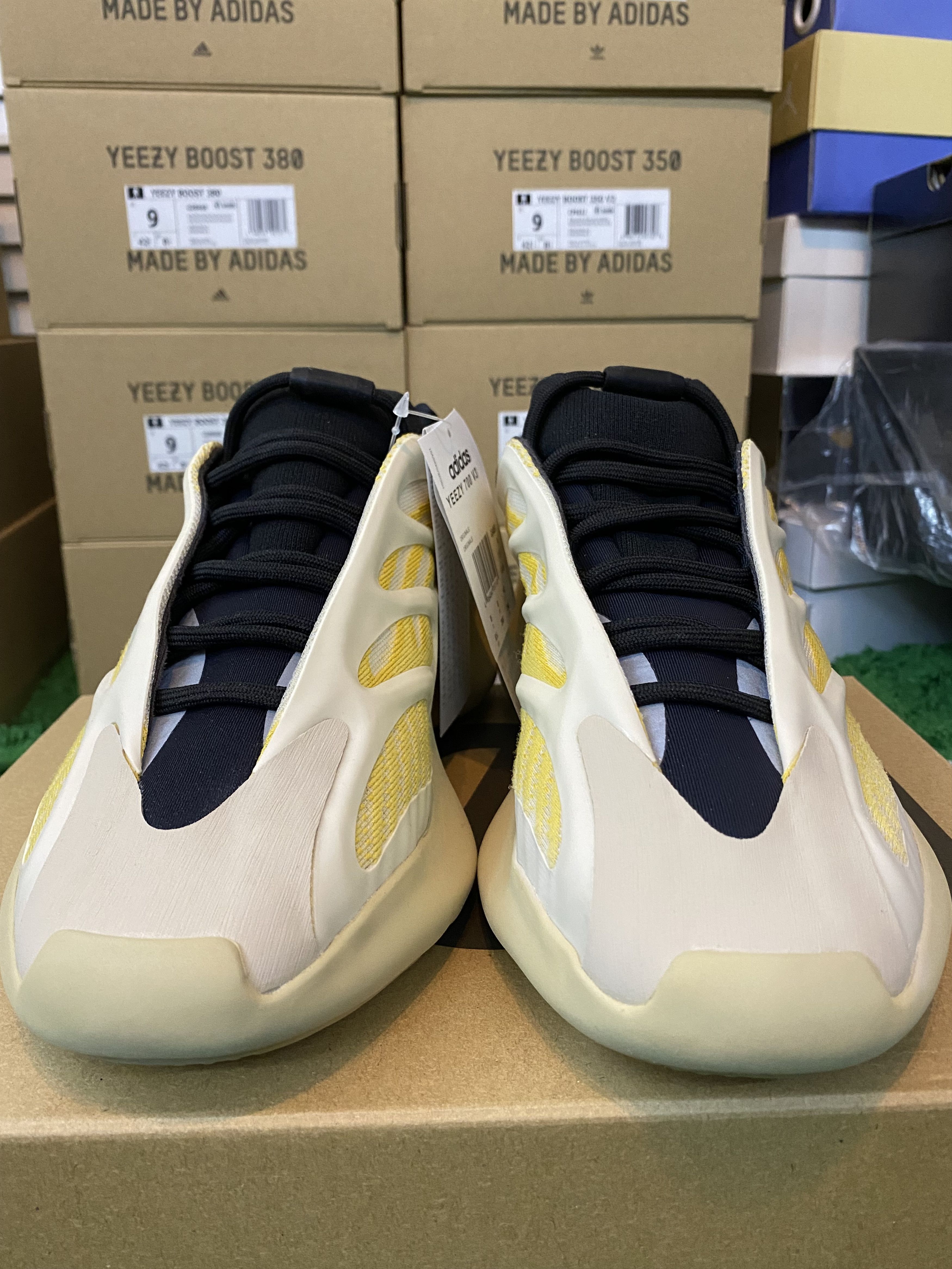 Adidas × Kanye West Yeezy 700 V3 - Safflower - G54853 Size US 8.5 / EU 41-42 - 2 Thumbnail