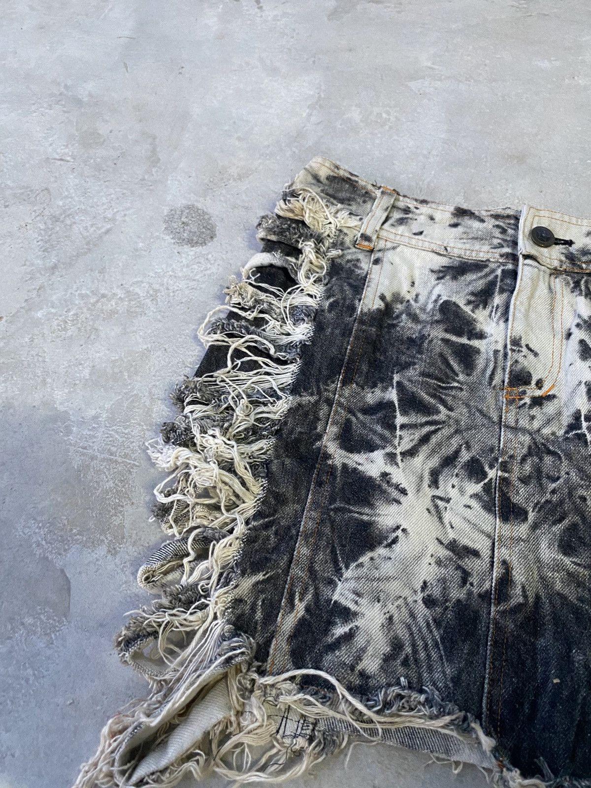 Japanese Brand × Seditionaries DASH DISTRESSED DENIM SEXY SKIRT Size 28" / US 6 / IT 42 - 3 Thumbnail