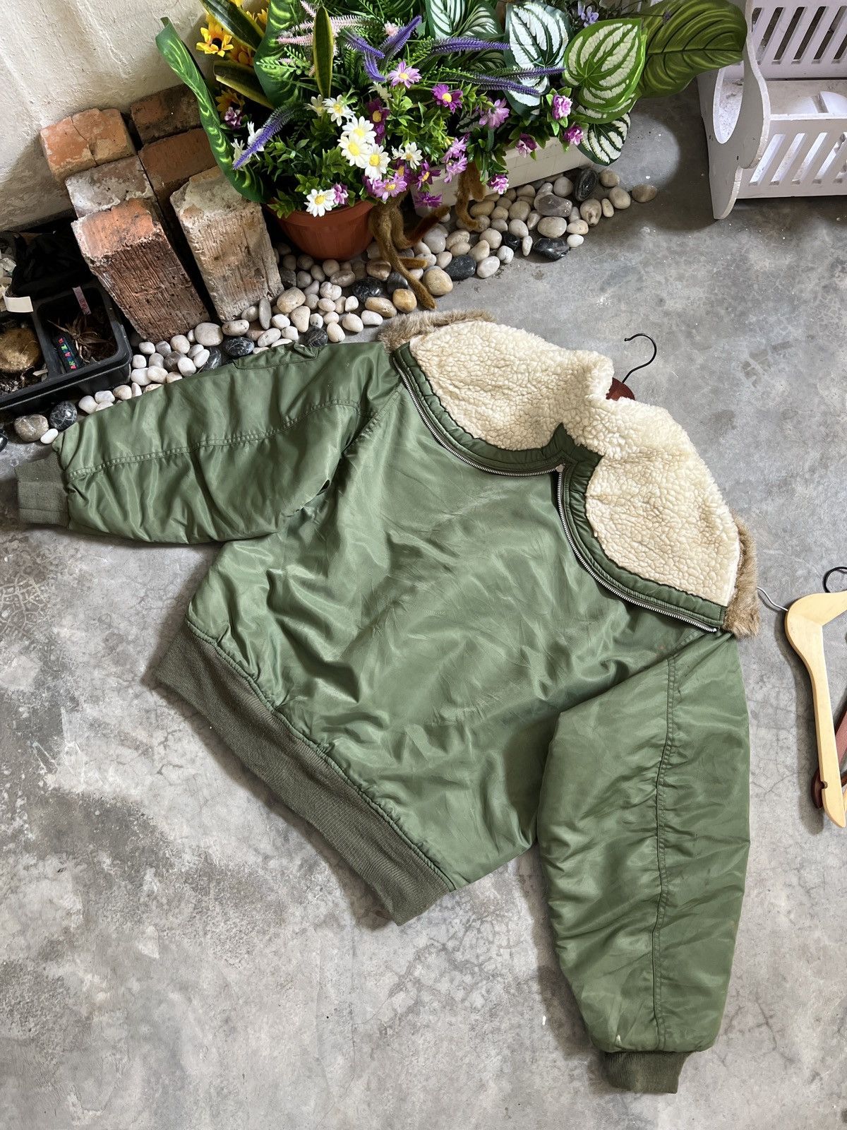 Japanese Brand × Vintage Vintage 🖤🏴‍☠️ Warm Military Bomber Jacket Size US L / EU 52-54 / 3 - 8 Thumbnail