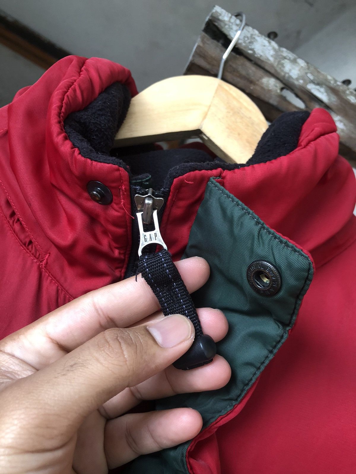 Gap Vintage Gap Puffer Jacket Wt Hoodie Size US L / EU 52-54 / 3 - 15 Thumbnail