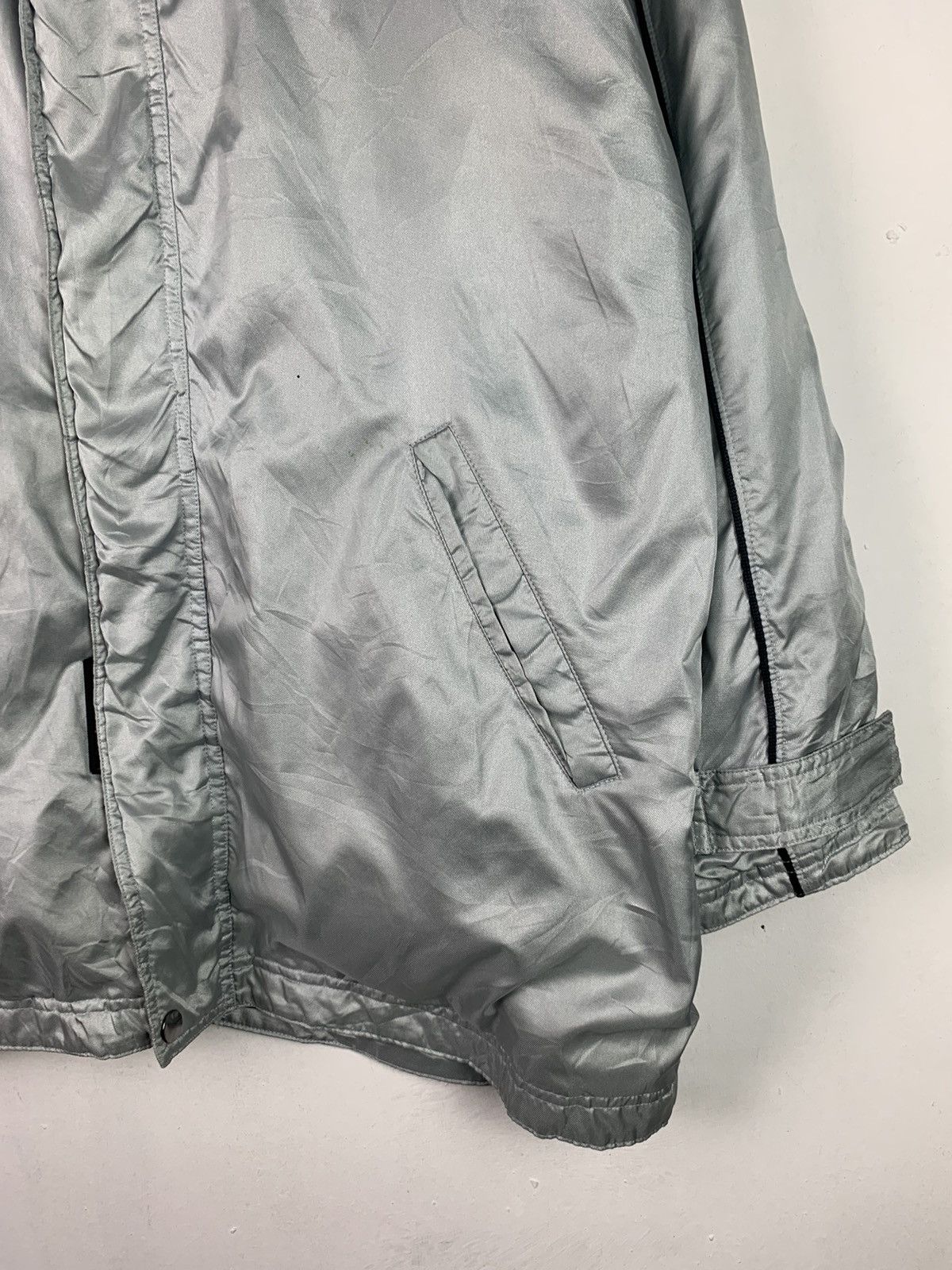 Umbro × Vintage Vintage Umbro Nylon Windbreaker Size US XL / EU 56 / 4 - 6 Thumbnail