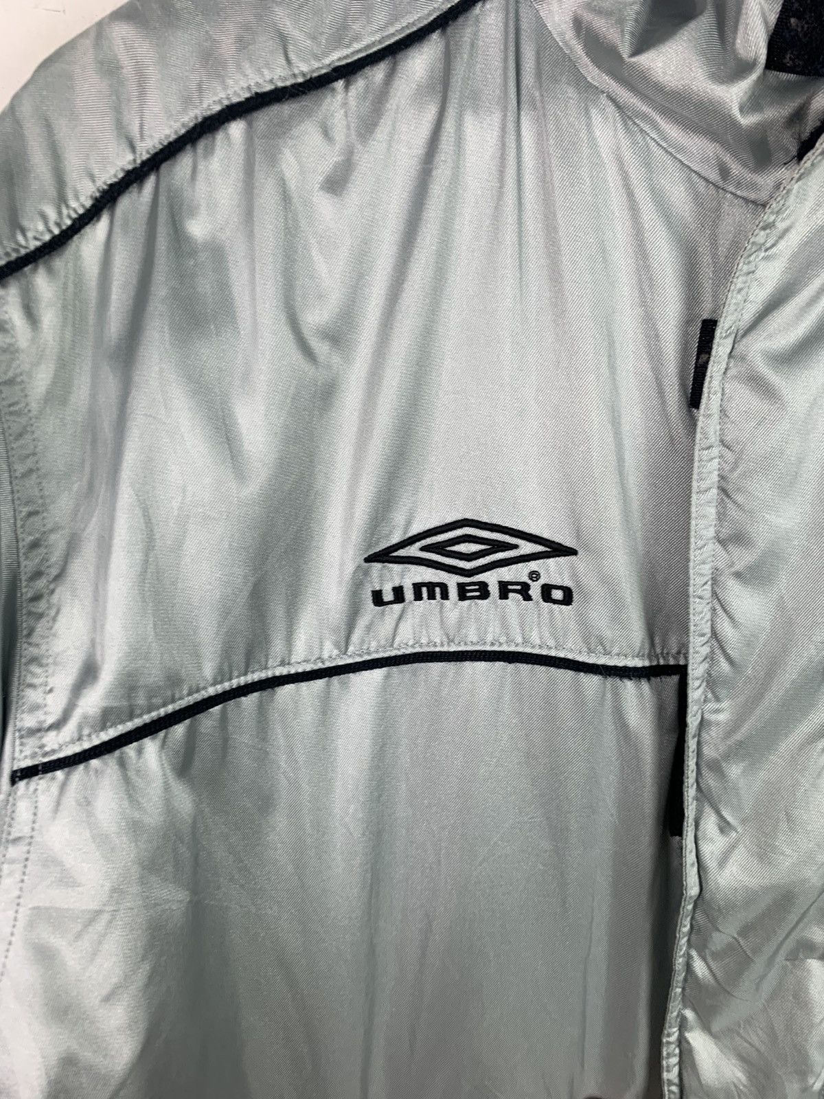 Umbro × Vintage Vintage Umbro Nylon Windbreaker Size US XL / EU 56 / 4 - 11 Thumbnail