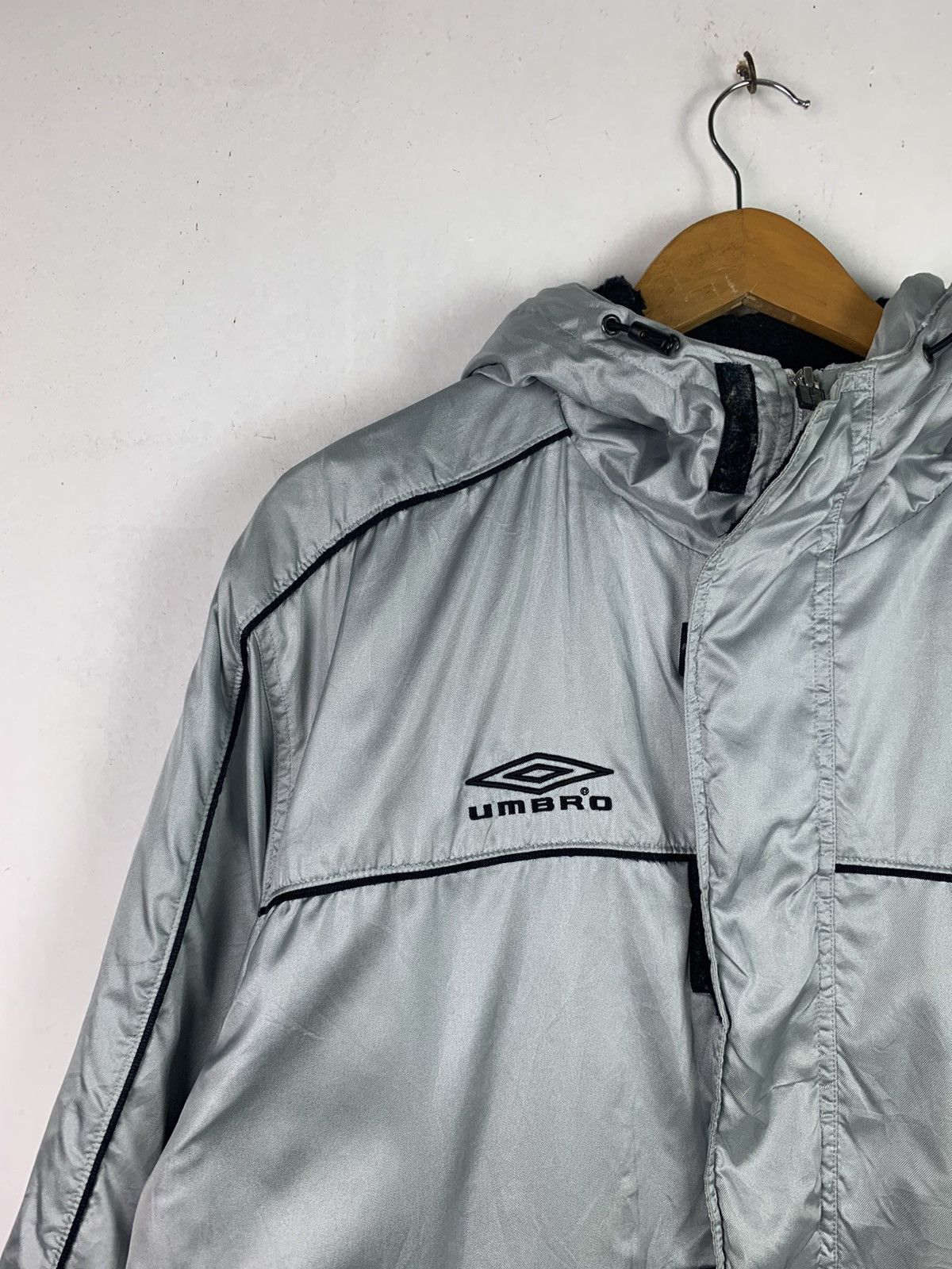 Umbro × Vintage Vintage Umbro Nylon Windbreaker Size US XL / EU 56 / 4 - 3 Thumbnail