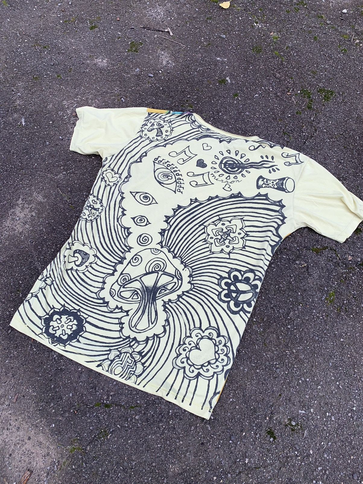 Japanese Brand Mirror LSD mushroom multicolour all print vintage t-shirt Size US M / EU 48-50 / 2 - 7 Thumbnail